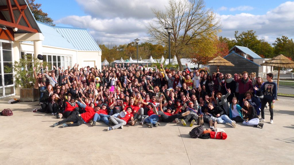 Yeah_Guys's tweet photo. WEI 2K15 ! 🎉🍻 #BDEBOULOGNE https://t.co/k6UeeiPPS6