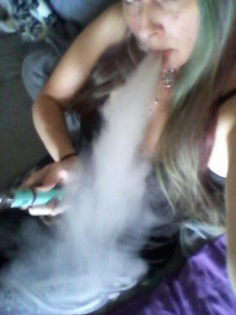 MsCatAstr0phe's tweet photo. #notblowingsmoke #girlswhovape #cloudsandcoffee #keepcalmandvapeon https://t.co/SlpjFaCOx9