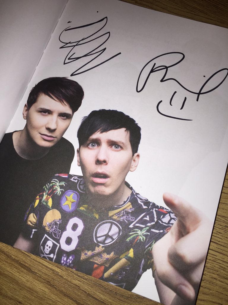 howellobsession's tweet image. IM SO HAPPY ITS SIGNED