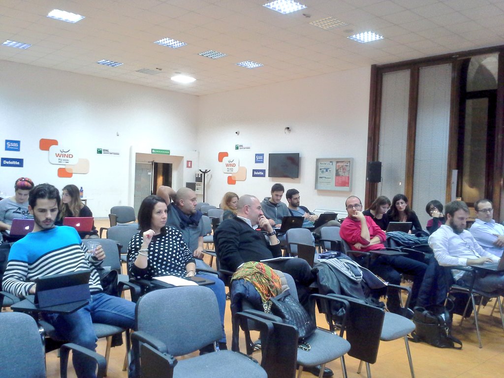 terricore's tweet photo. Ultima lezione di Fare Marketing sui Social e sul Web. È il presentation day ma prima: GoogleAdwords! #DoLabMKTG https://t.co/lhqhhyzuCo