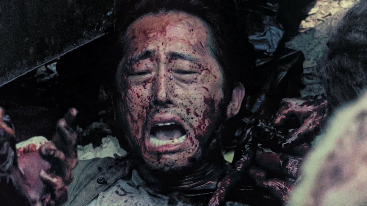 RT if Glenn is still alive
FAV if he is not

#TheWalkingDead