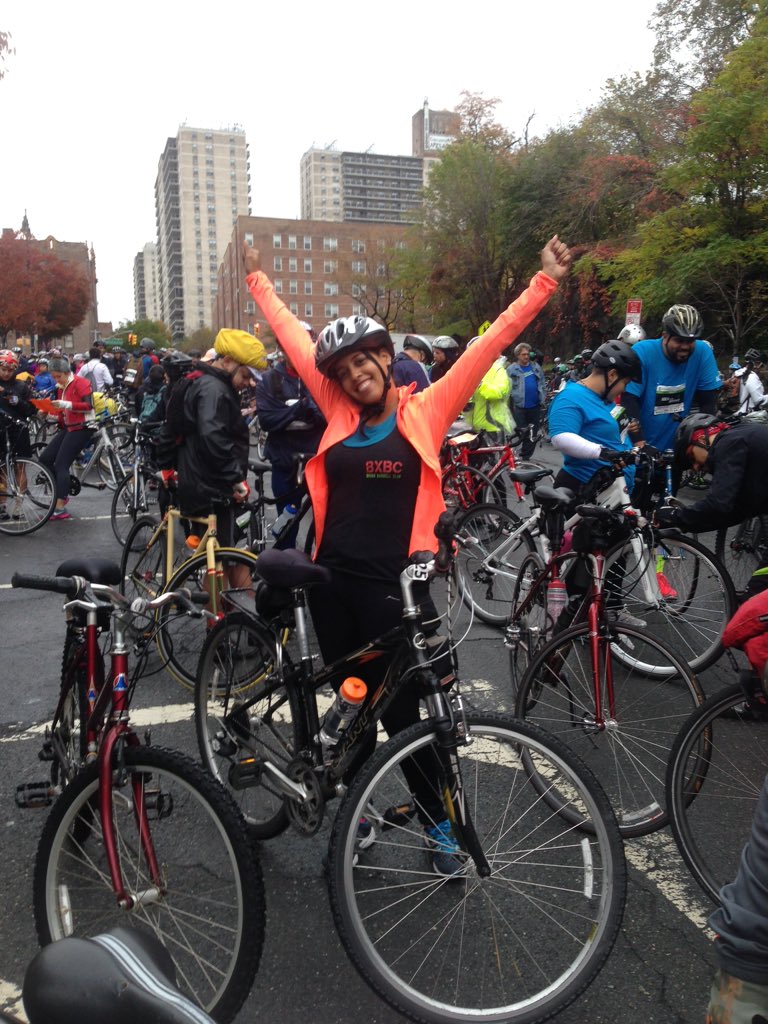 DaniJol11's tweet photo. A Colombian girl enjoining the tour of Bronx #TDBX https://t.co/ZVIajKkEym
