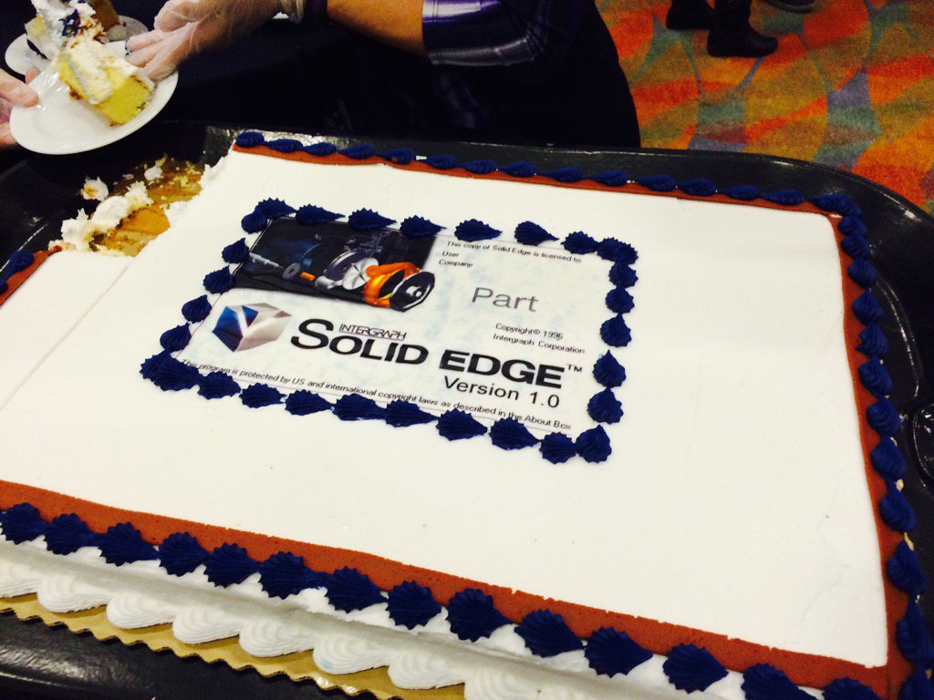 danstaples's tweet image. #solidedge birthday. 20 years this month. Cake at #seu15.