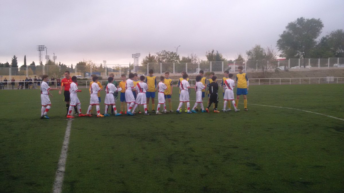 TouringSport's tweet photo. 5 teams in action tonight. Tough going at Rayo Vallecano.  Win at Elida Olympia, draw and a loss at Race Club. https://t.co/1RHxJT0z65