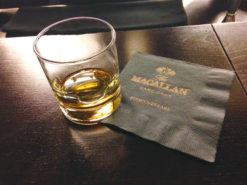 RichardLeong2's tweet photo. @USMacallan 12 year neat #discoverrare #Soho #NYC #whisky #scotch https://t.co/wy4Y8ppWTd