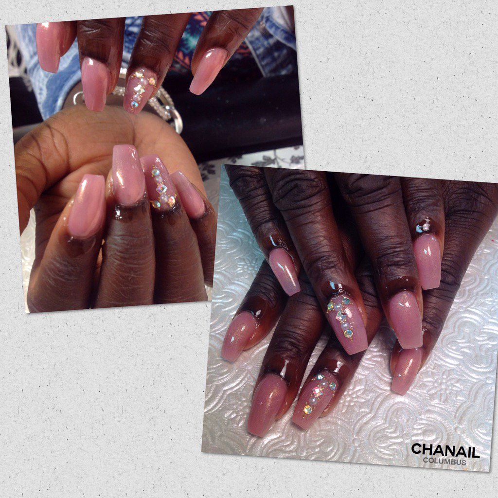 ChanailColumbus's tweet photo. Pretty in pink https://t.co/BXNM1oGHc8