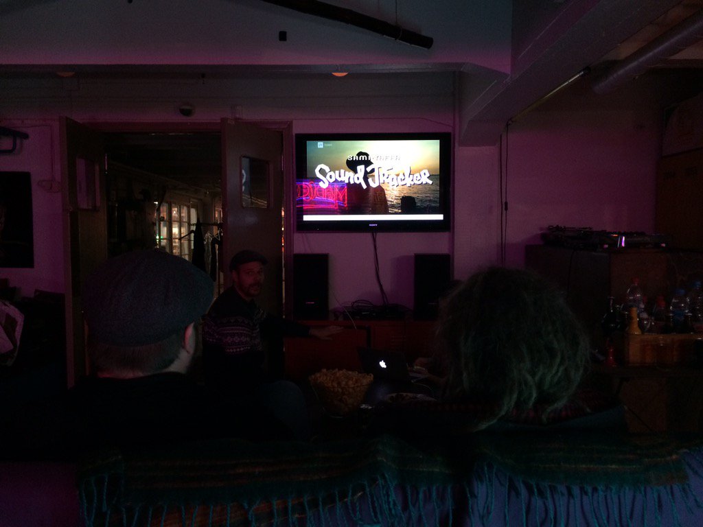 OtsoTiainen's tweet photo. Sound Trackerin päämaja luuppaa. #soundtracker #yleteema @SamiYaffa @YleTeema https://t.co/Nzh5BOxCes