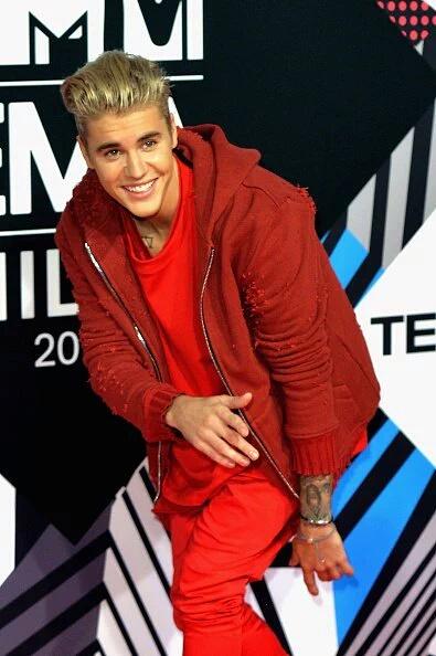 adrianramosr_'s tweet photo. Felicitaciones @justinbieber !!! #EMABestMale #MTVEMA que orgulloso estoy de el!!!💪💪💪 #purpose El miercoles te veo! https://t.co/RRRDUXKiDR