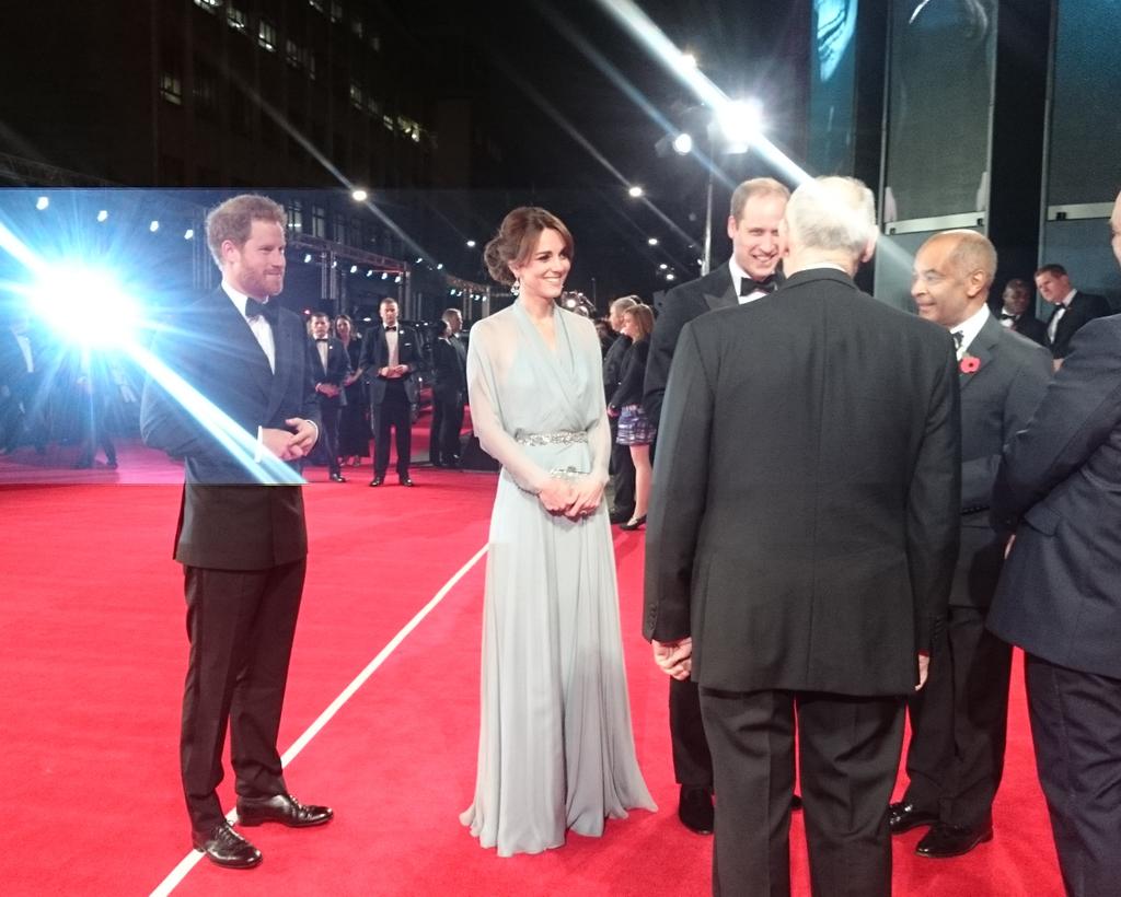KensingtonRoyal's tweet photo. The Duke and Duchess of Cambridge and Prince Harry walk the red carpet at the World Premiere of @007 #SPECTRE https://t.co/ZGVgMOOD9X