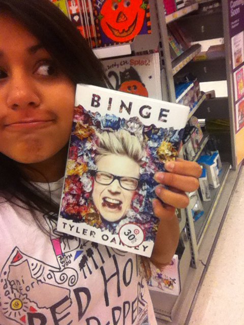 arawuzhere's tweet photo. #SearchForBINGE I'm so proud of @tyleroakley.....love youπβοΈπ https://t.co/2DLou78cMP