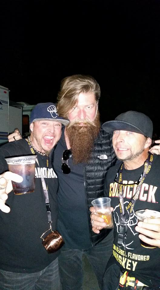 RADIODRONElive's tweet photo. Knotfest 2015 ....Jim Root! #RADIODRONE https://t.co/BubX4EjHVx