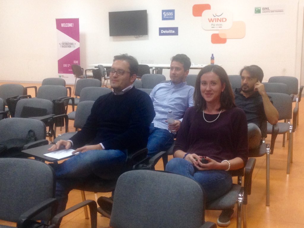 dolabschool's tweet photo. Il nostro cliente è arrivato! @KaraokeOne_app è pronto a vedere i lavori dei nostri #Dolabber #dolabmktg https://t.co/9h9YxVYJJE