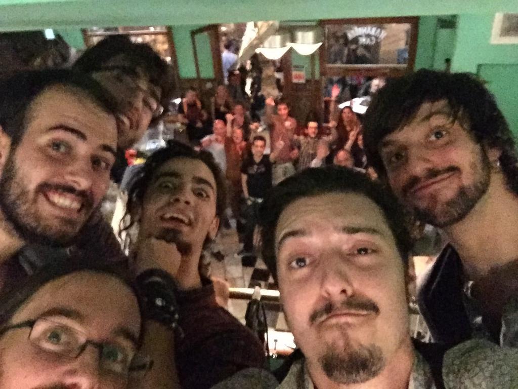 KansasCity_Band's tweet photo. Aquí os dejamos una foto del concierto de ayer. Como en casa en ningún sitio! https://t.co/5yNNseZtli