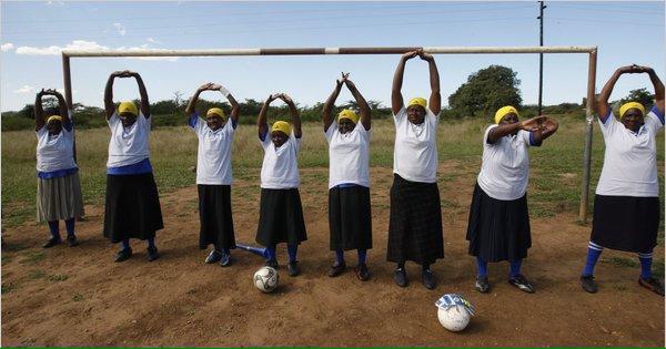 julimuffn's tweet photo. A leaked photo of #AllBlacksFC team members training for game week 5 https://t.co/XOTeqHCTXn