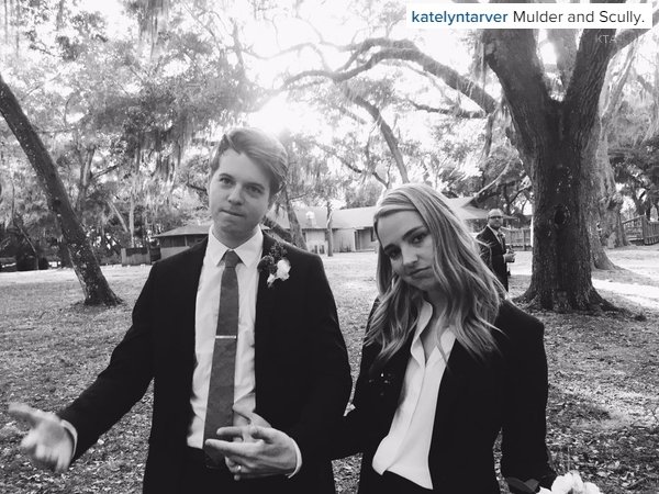 ktargentinafc's tweet photo. Katelyn recientemente en sus redes sociales:
"Mulder y Scully." https://t.co/WPFa1gsfoJ
