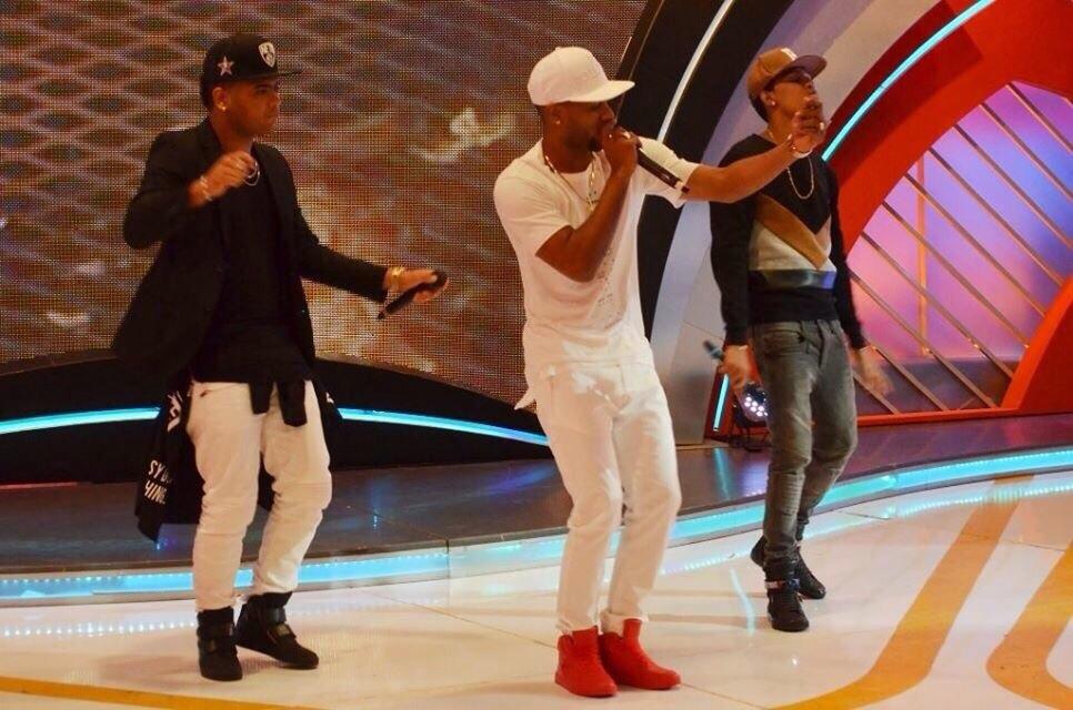 FrecoxUnicLNE's tweet photo. Lo que tú estás gastando 
donde está que 
No lo veo  👀
No lo veo 🙈
No lo veo 😏
@LaNuevaEscuela 🎵🎤 #NoLoVeo https://t.co/LC85imxY61