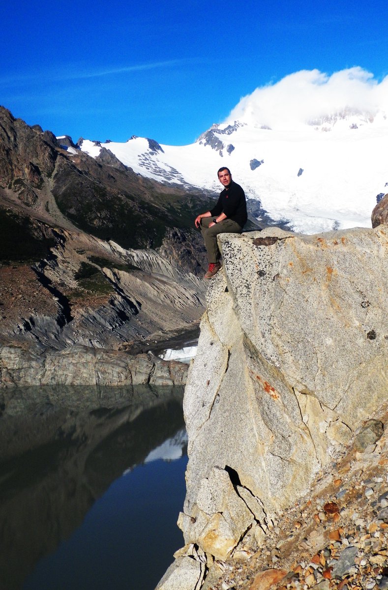 MAGALLANICO_68's tweet photo. Limite vertical #patagonia #SinVertigo https://t.co/fIPoGjrXvn