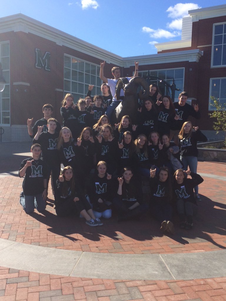 mhs_stucoo's tweet photo. Marshfield had a great time at SEMASC today! Can't wait for all that this year is going to bring 💚 #SEMASCstrong https://t.co/Sgcb8zZnmg