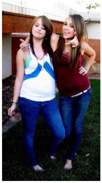 ZoeyMarieCyrus's tweet photo. When @EricaGomezzz were cool back in the days cx https://t.co/tzYgWswPgn