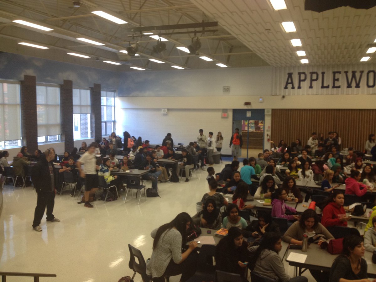 applewoodhtssac's tweet photo. Thanks everyone for coming out any playing Kahoot today! Come out tomorrow for pumpkin carving! https://t.co/9u5VLbG630