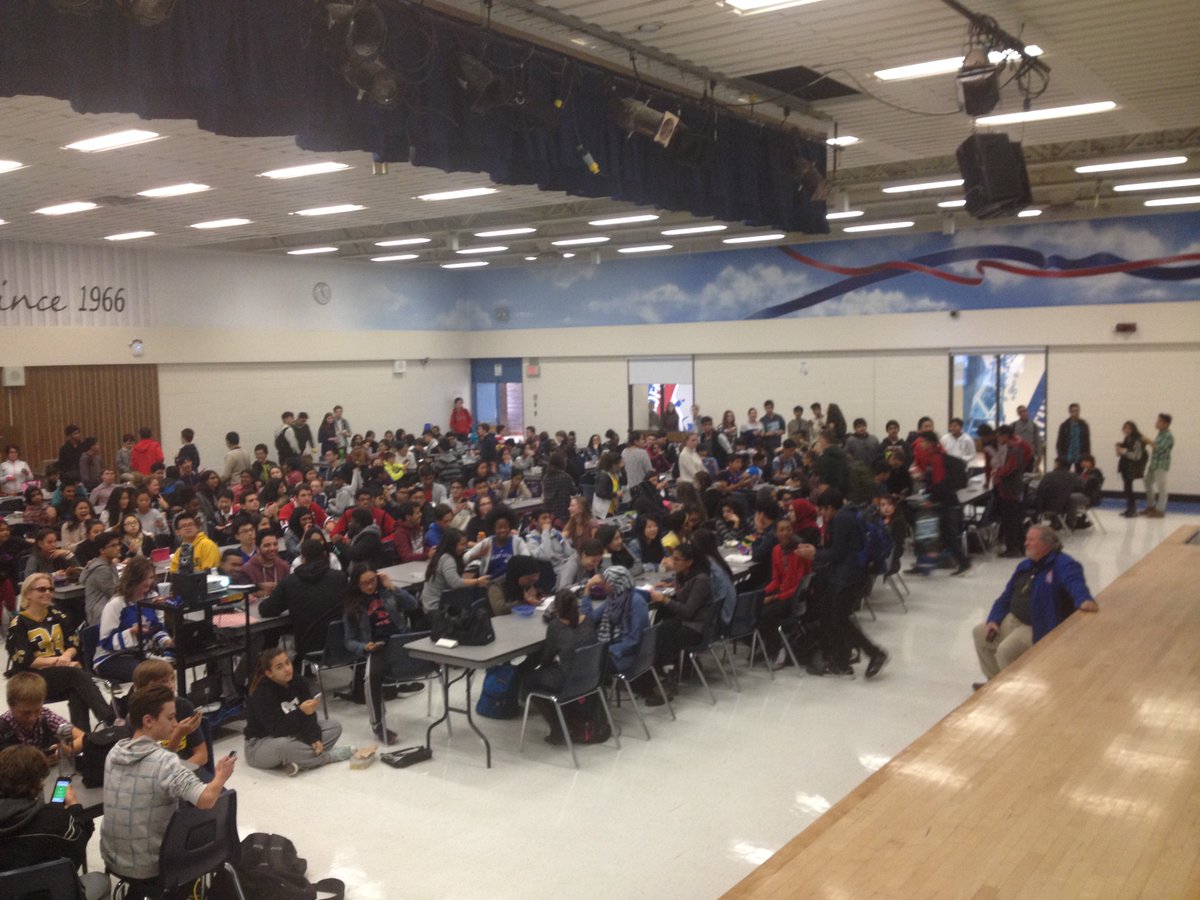 applewoodhtssac's tweet photo. Thanks everyone for coming out any playing Kahoot today! Come out tomorrow for pumpkin carving! https://t.co/9u5VLbG630