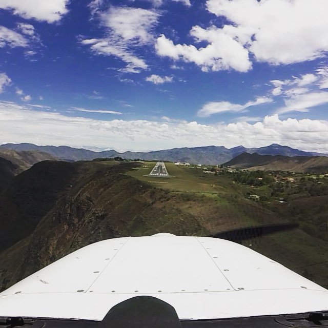 spotterscol's tweet photo. Foto de @sdiaz1994 vía https://t.co/rHxVQ7RGSy - Setting it down in SKPS runway 02  #cessna #c172rg... https://t.co/c2ERnkokol