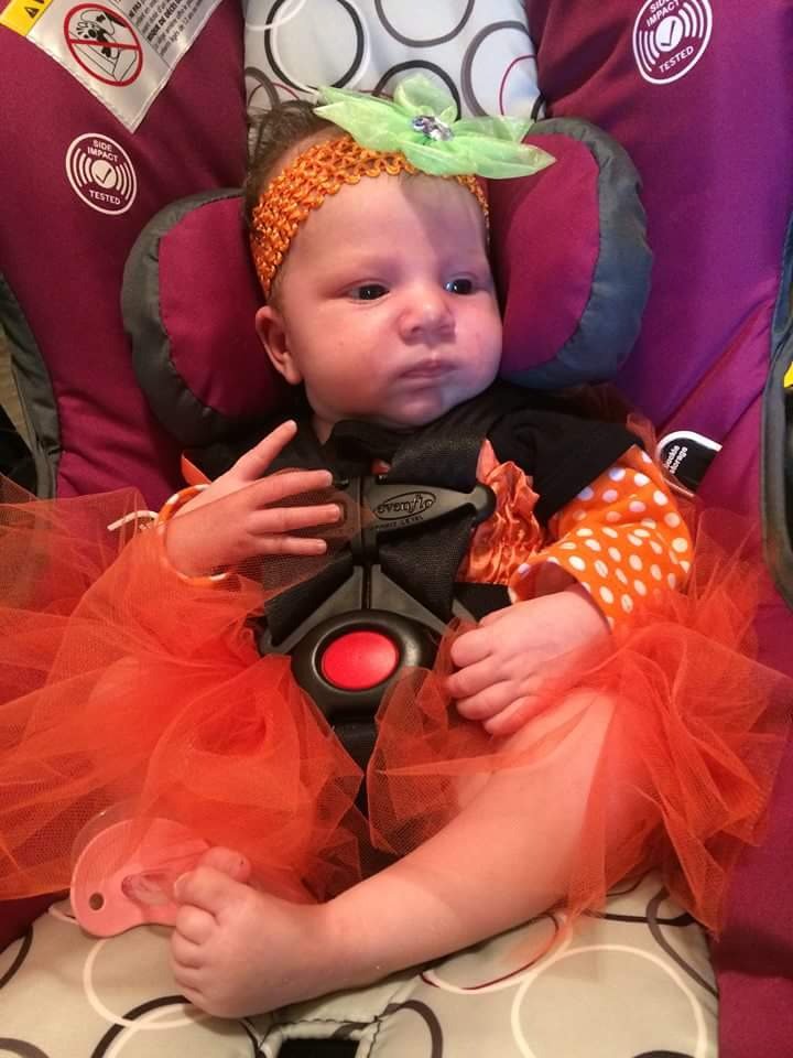 H_vangorder's tweet photo. @Keavylynch @edelelynch i became a GREAT aunt on September 25th, 2015! https://t.co/53wclYGOR9
