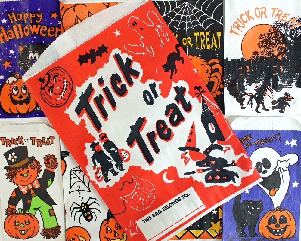 peeweeherman's tweet photo. TRICK or TREAT? ONLY 5 days until Halloween!!!

https://t.co/HLSoRr0ofu

image via https://t.co/gYZsTf8fEo https://t.co/ypt7Sr4DYF