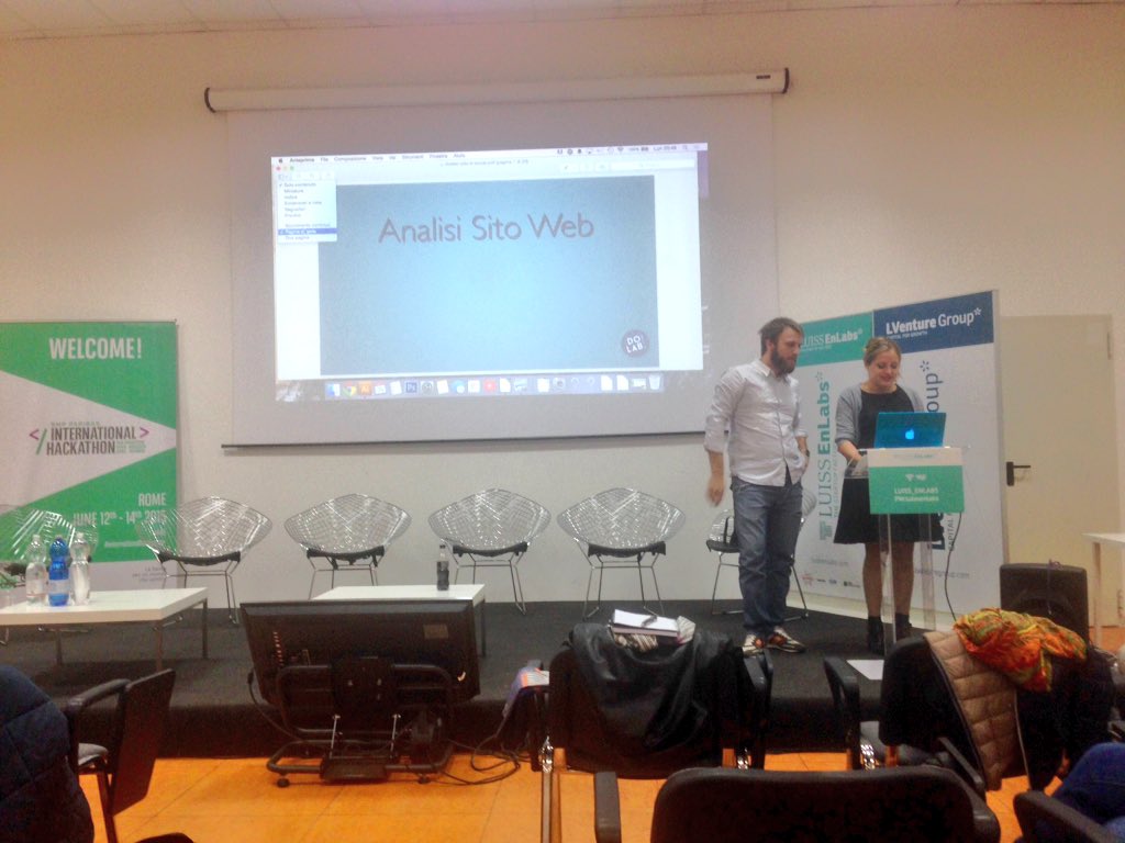 dolabschool's tweet photo. [Gruppo2] Analisi del sito e della presenza social!
#dolabmktg 
Cosa dirà il nostro cliente? https://t.co/rdWnxqOr7r
