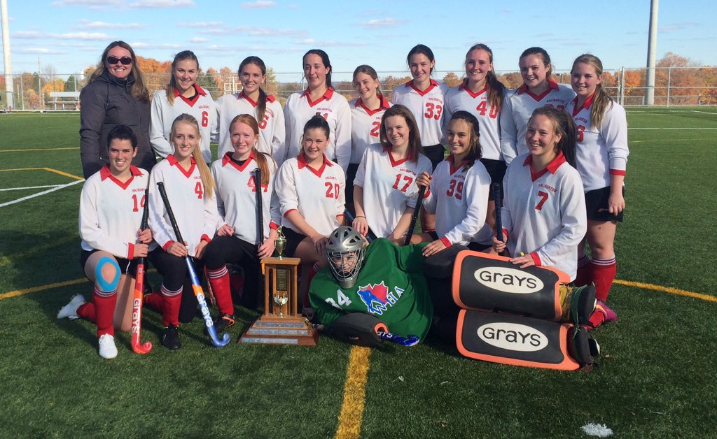 Briarann19's tweet photo. @HHSS_RedHawks Varsity "A" Girls Field Hockey Kawartha Champs!! #HALHIGHPROUD #REDHAWKS #PrideOfTheRED https://t.co/ziJPVlKffV