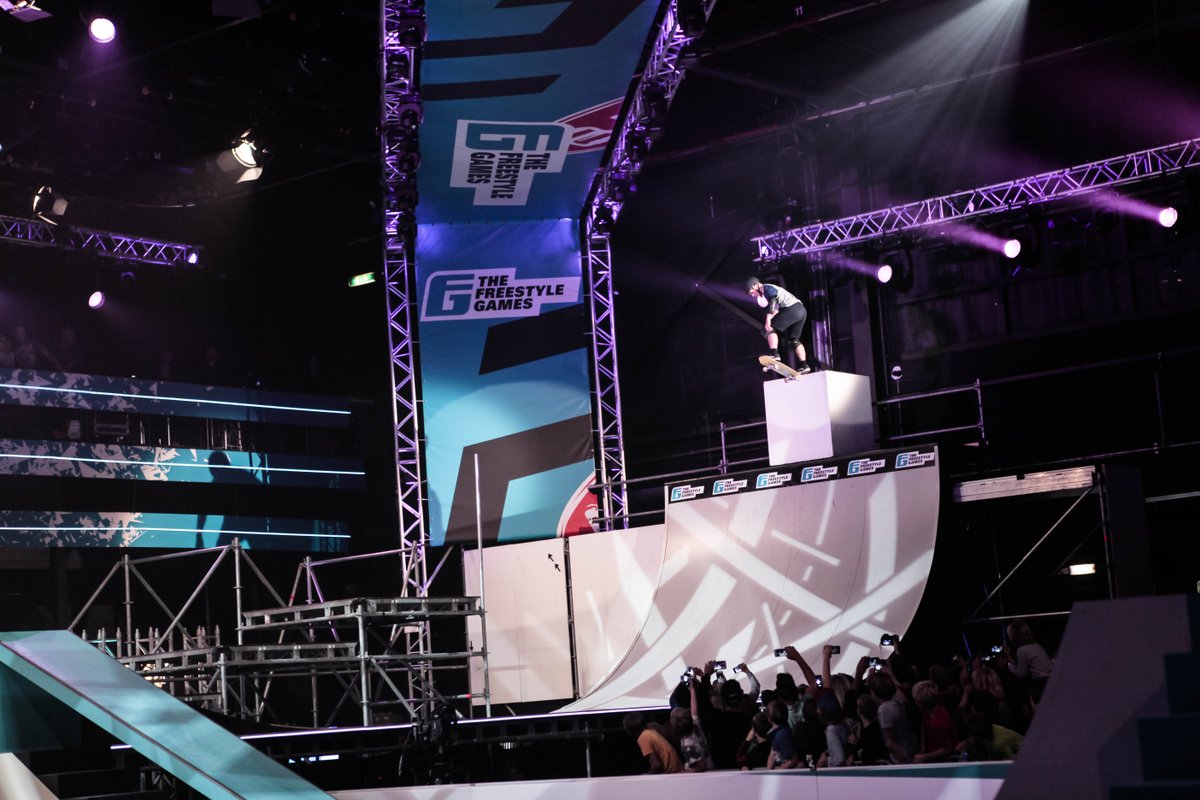 FreeStyleGames's tweet photo. De #finalisten leggen de lat nog een stuk hoger! #Finale #TheFreestyleGames #LarsStout #Skateboarden nu @NPO3! https://t.co/wMy22Aj4Am