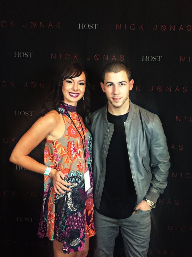 meleahstacy's tweet photo. I look like I belong here. Lol. @nickjonas @NJJHQ #NJLiveInConcert https://t.co/tpTzKHdWHh