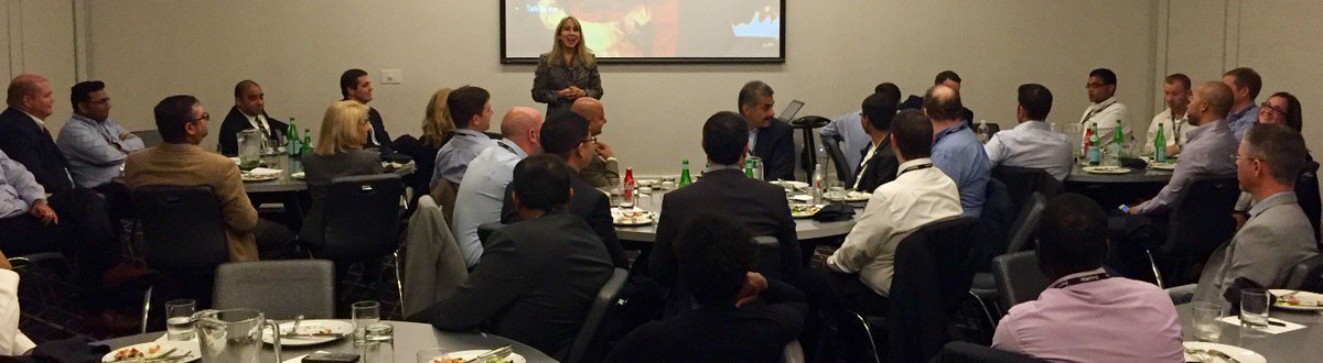 RoxanaRascoe's tweet photo. Discussing strategy with future leaders at lunch. Great session! @DeloitteOracle #DeloitteOracleOOW @oow15 https://t.co/ddDMN5y412