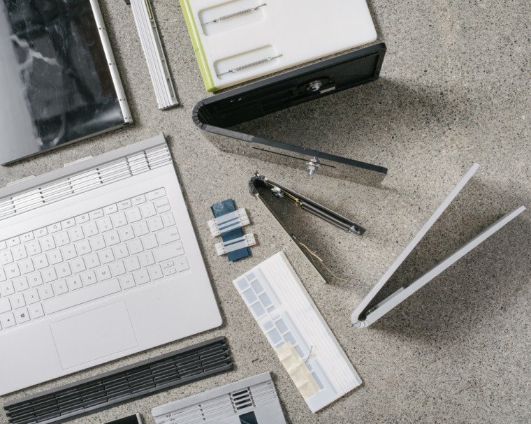 NeowinFeed's tweet photo. Panos Panay talks Surface Book prototypes, Surface Mini and more https://t.co/uooN6Ocifc https://t.co/GT0RFFF6t4