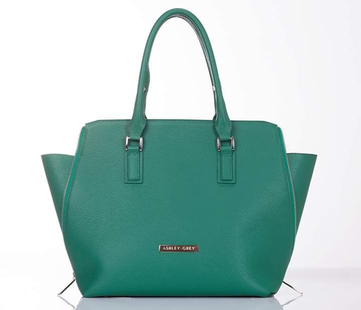 AshleyGreyAR's tweet photo. @AshleyGreyAR #fashion #style #streetstyle #womensfashion #womensstyle #lujoar #bags https://t.co/sxDB4XhFLo