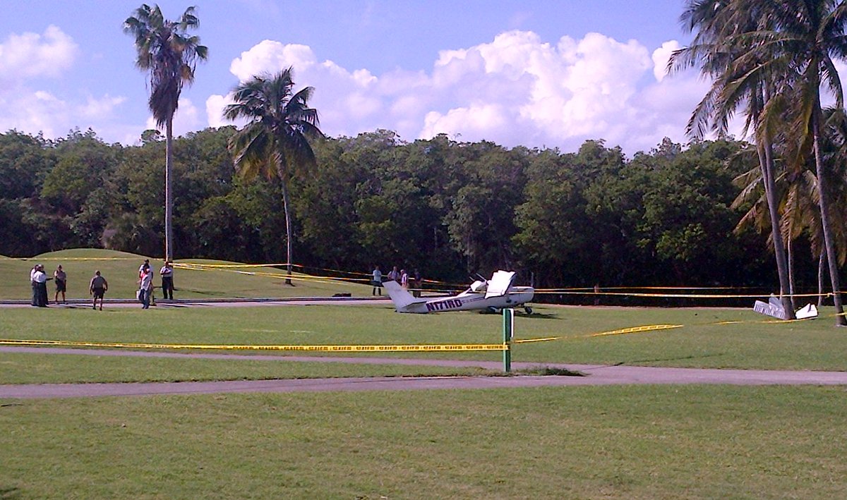 Plane crash at Crandon Golf Course. #keybiscayne #crandongolf #planecrash #islandernews