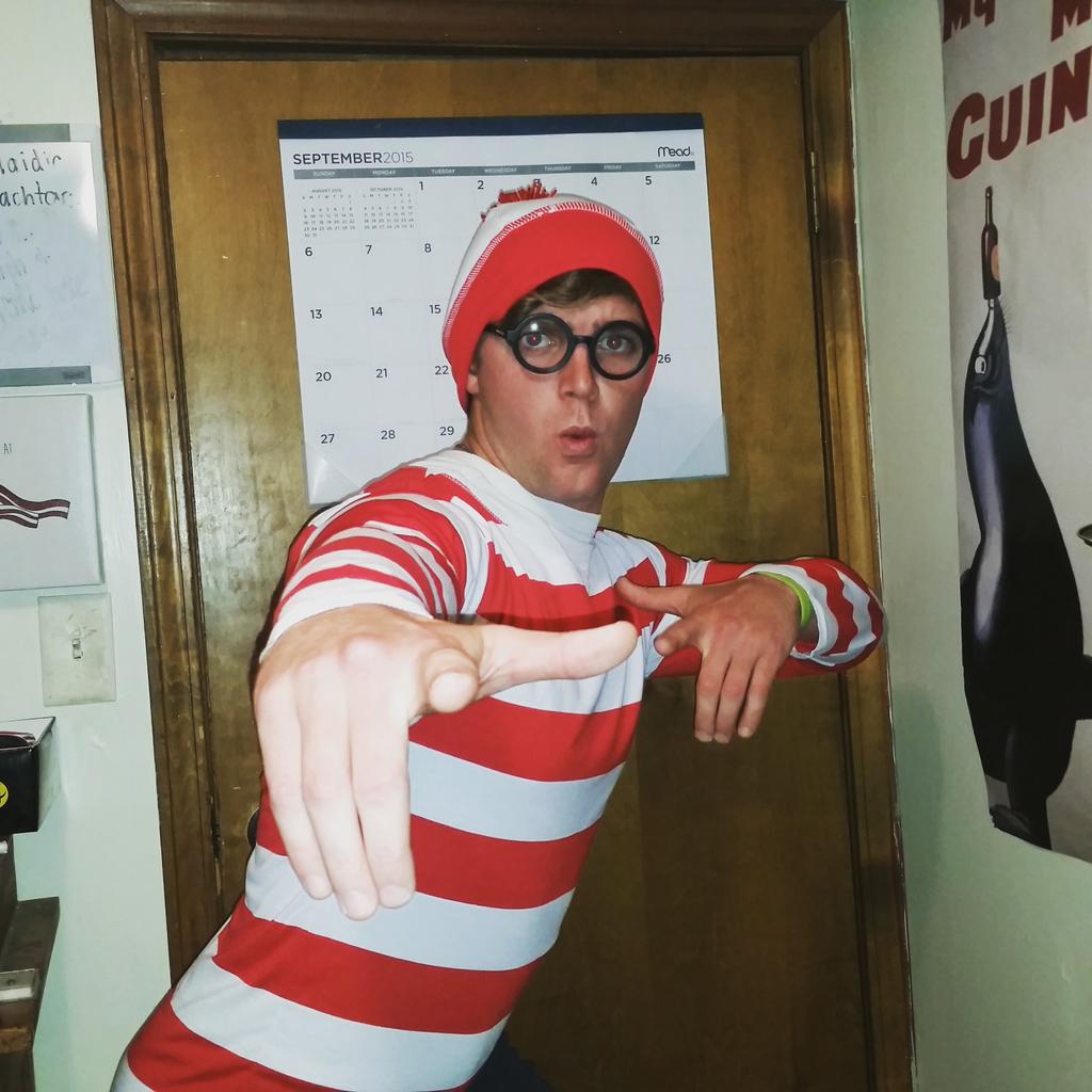 drewskyobrien's tweet photo. Being Waldo for Halloween so girls can keep pretending like they can't see my when I try to talk to them 😂😂😂 https://t.co/9r0PKM140k