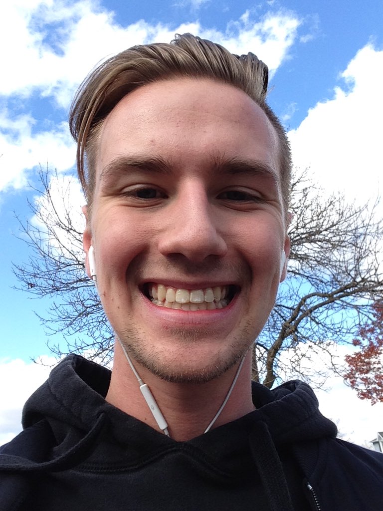 Eric_Dunne's tweet photo. 3 &amp; 1/2 years and 1 surgery but finally I don't look 15 anymore. #bracesoff #lookingpretty #alittleyellow https://t.co/cdRRcNW4g2