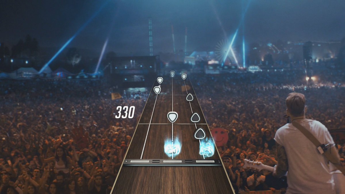 Sony's tweet photo. Guitar Hero Live on #PlayStation. Rock real crowds with real reactions: https://t.co/j9W3GIPsA3 https://t.co/tbBXpCBT2D