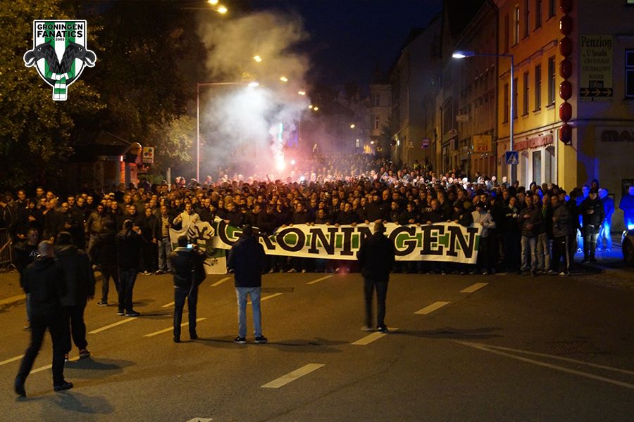 AwaydaysNL's tweet photo. De corteo van de FC Groningen-supporters afgelopen donderdag voorafgaand aan Slovan Libarec -FC Groningen! https://t.co/N9uHdwD7Lq