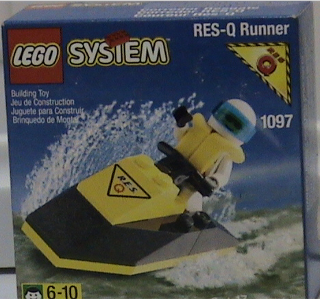 Lazybotts's tweet photo. @FTCTeams Check out these old "RES-Q" Lego sets we found via google images... #omgrobots https://t.co/42COLmBcL6