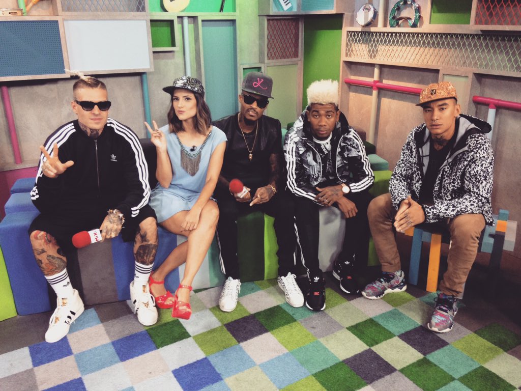 cacodecastro's tweet photo. @fmv_oficial esta AO VIVO agora no @Mix_Diario! Corre já para @Mix_Tv e para Twitter usando a tag #MixDiarioAoViVo https://t.co/en0WzoeRij