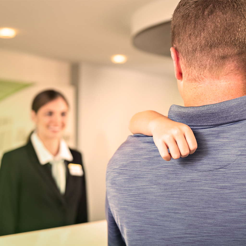 HolidayInn's tweet photo. The warmth of a #smile is infectious. Seeing one on your face puts one on ours. #JoyOfTravel https://t.co/rQqeidg2oG