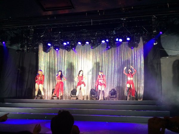 GioGabriella's tweet image. ESTÁN DE ROJO #EuropeanReflectionTour #5HTakesMadrid