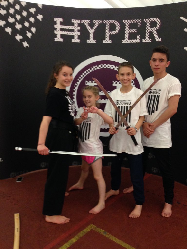 EssexKarate's tweet photo. Fox river star Perry with Megan #ActorLife @maslinc @Willwitter @FrozenClare #OutdoorsUSA #hyperuk https://t.co/IbSpQrIYKa