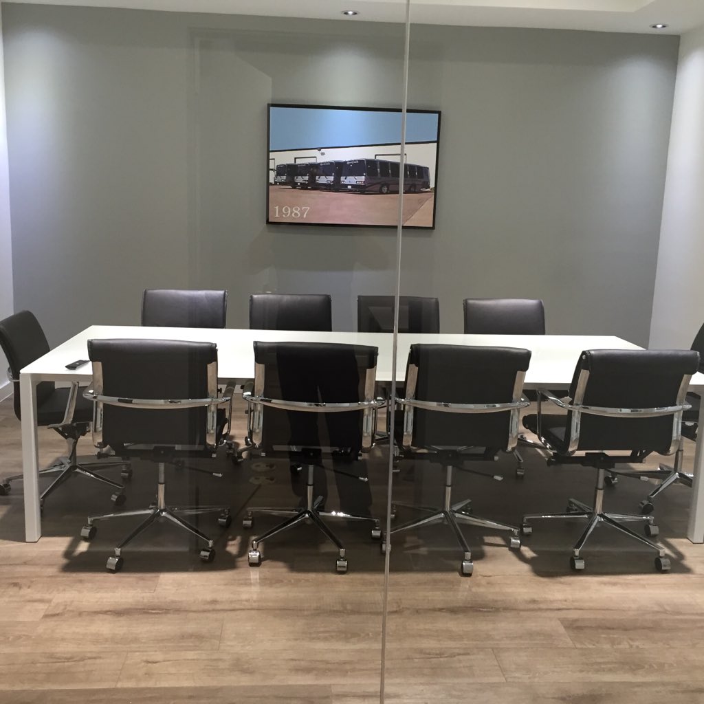 LimoSams's tweet photo. We are so happy, Finally got our conference table.  😀 https://t.co/55HVCXQ4wX