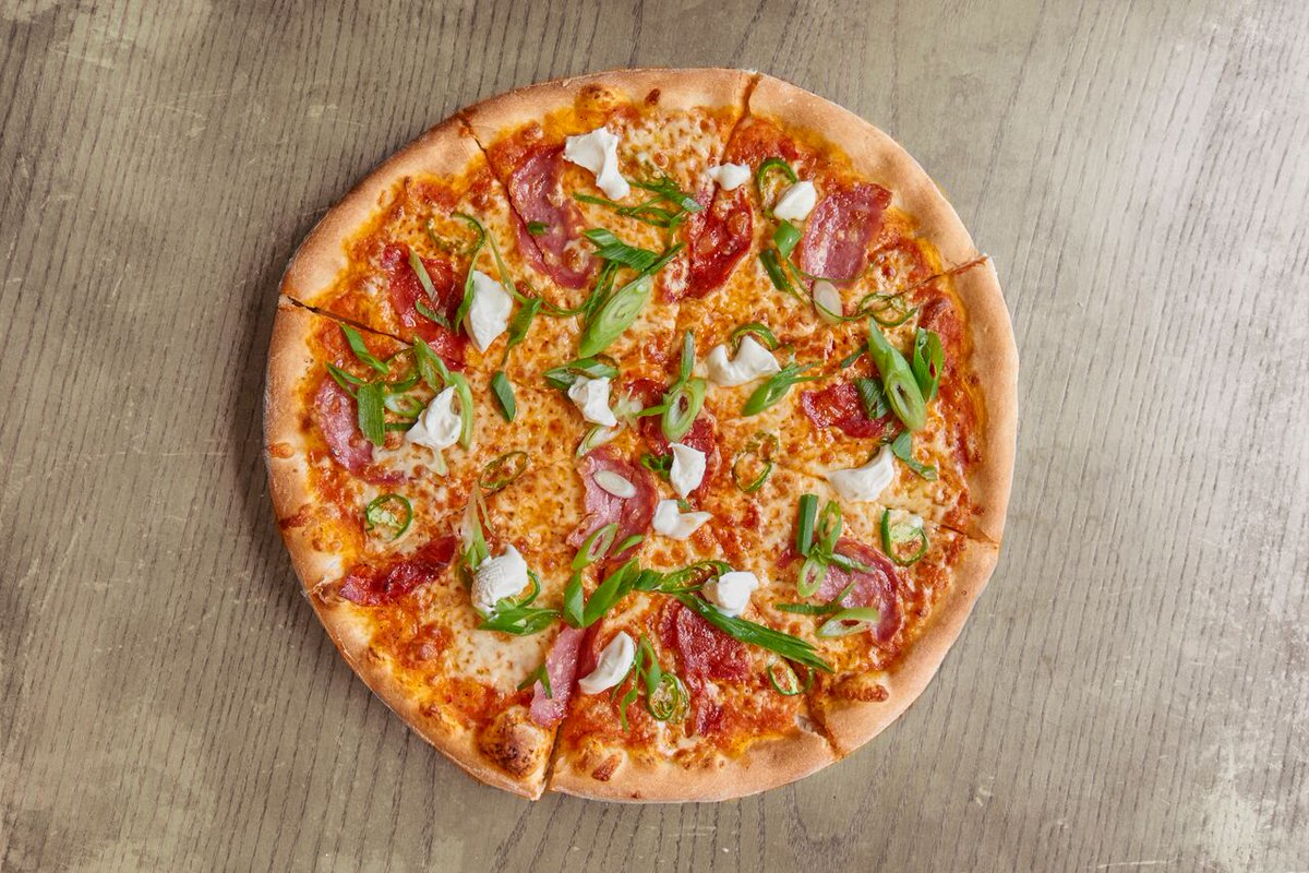 home_bites's tweet photo. Clocks have gone back+winter is drawing,the best time to enjoy pizza!
#wedeliver #beatthewinterblues https://t.co/igJcfDKDtz