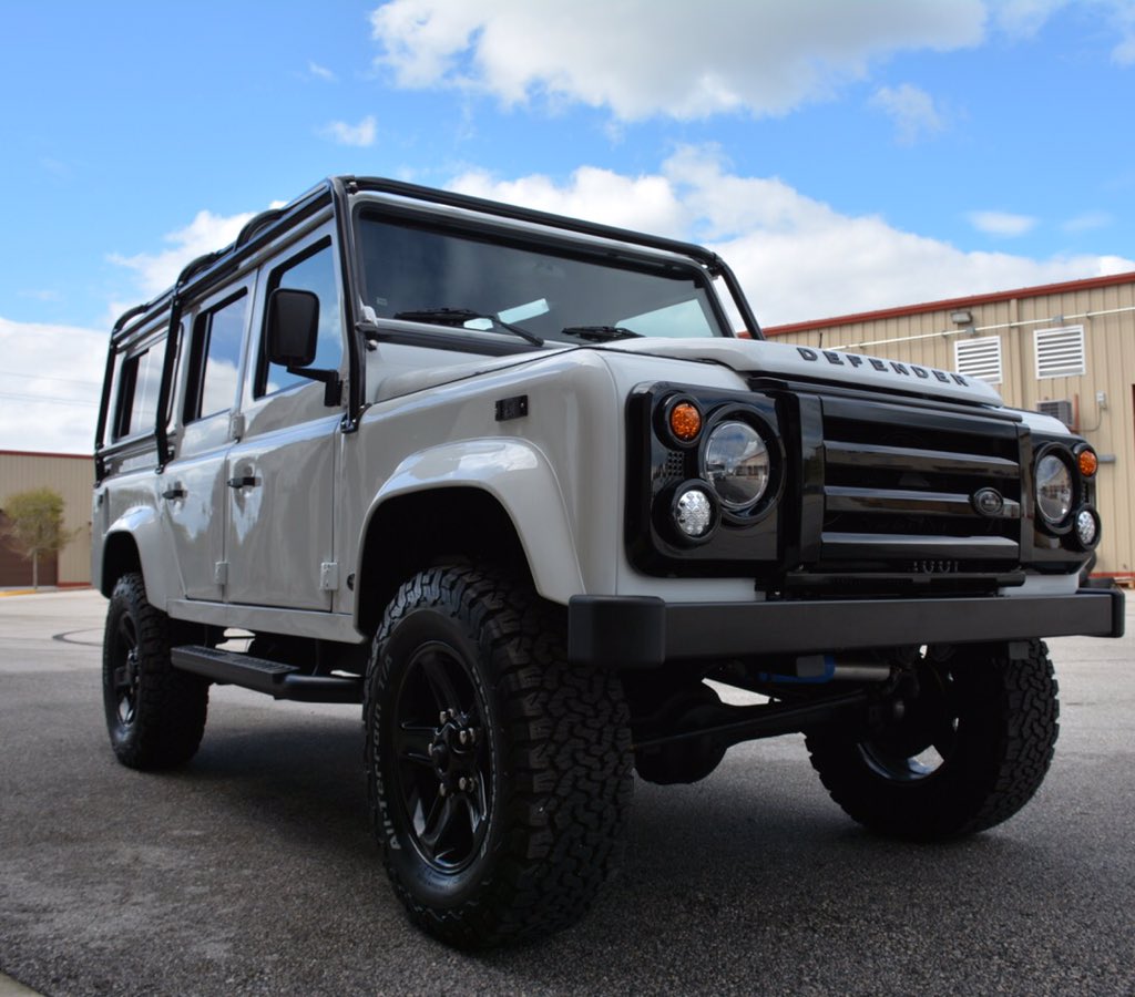 ECDautodesign's tweet photo. Another #LandRoverDefender build sent out #ProjectBatman https://t.co/GB6oLPUsVP