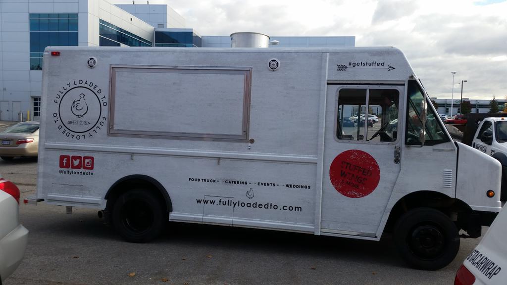 gtacarwrap's tweet photo. Food Truck Wrap by #gtacarwrap #torontofoodtrucks @OntarioFTA @foodtrucksTO @blogTO @ontstreetfood @FullyloadedTO https://t.co/cIGU8OEGvX