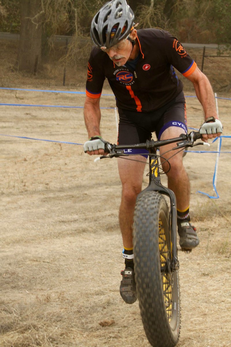 rvcyclery's tweet photo. #FatCross SacCx race! @iamspecialized @RideFatbikes @weFATBIKE @cyclocross @RSVL_Parks @Sacbiz @VisitSacramento https://t.co/wNxfBHyBcd